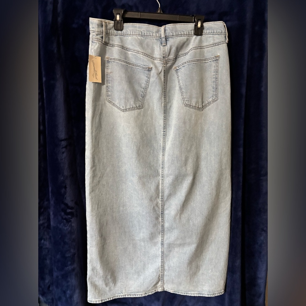 Trendy Universal Thread Light Wash Denim Jeans Skirt Size 16 NWT - Picture 2 of 8